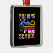 Ornement Carré Argenté Enseignant Gravant Dans La Pré-École (Droite)