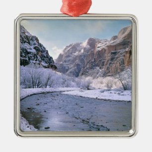 Ornement Carré Argenté États-Unis, Utah, Zion NP. Neige fraîche sur le ca
