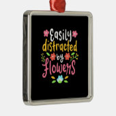 Ornement Carré Argenté Facilement Distrait Par Les Fleurs (Droite)