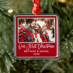 Ornement Carré Argenté Frush Script Our First Christmas Couple Red