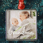 Ornement Carré Argenté Grandma Photo Noël Vacances Élégant Chic<br><div class="desc">Design est composé de typographie chic moderne avec sans serif et serif police. Ajoutez une photo personnalisée de grand-mère et de l'année.</div>