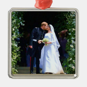 Ornement Carré Argenté Harry Meghan wedding day kiss chapel entrance