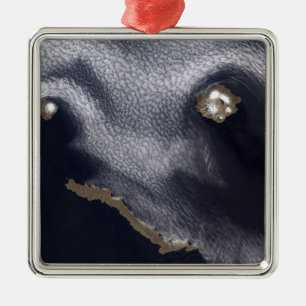 Ornement Carré Argenté Image satellite d'île de Semisopochnoi