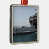 Ornement Carré Argenté Installation de l'utilitaire d'embarcation de déba (Droite)