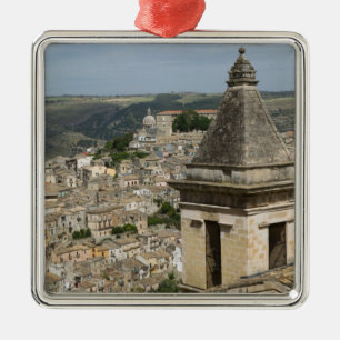 Ornement Carré Argenté ITALIE, Sicile, RAGUSA IBLA : Vue de la ville et S