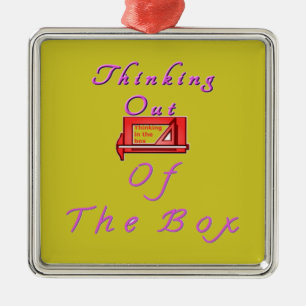 Ornement Carré Argenté Je pense hors de la boîte.