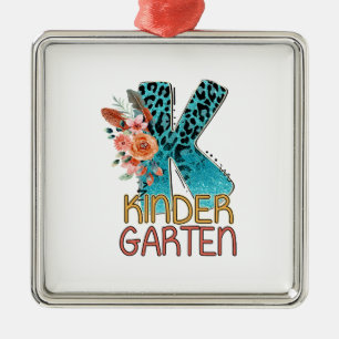 Ornement Carré Argenté K Kinder Garten Teacher