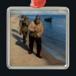 Ornement Carré Argenté Kroyer - Trois pêcheurs tirant un bateau<br><div class="desc">Trois pêcheurs tirant un bateau - Peder Severin Kroyer,  1885</div>