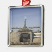 Ornement Carré Argenté La fusée Soyouz est montée en position 6 (Gauche)