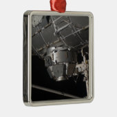 Ornement Carré Argenté La tranquillité de la Station spatiale internation (Droite)