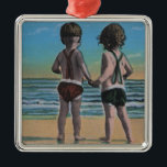 Ornement Carré Argenté Laguna Beach, FL - salutations de scène avec des<br><div class="desc">Le Laguna Beach,  FL - salutations de scène avec des enfants - Laguna Beach,  FL a été créé en 1909. Cette image dépeint des scènes de Laguna Beach,  FL.</div>