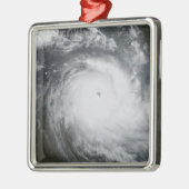 Ornement Carré Argenté Le cyclone Monica dans l'océan Pacifique Sud (Gauche)