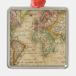 Ornement Carré Argenté Le monde sur la projection du Mercator