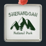 Ornement Carré Argenté Le Parc national de Shenandoah<br><div class="desc">Avec Skyline Drive,  des montagnes sans fin et une faune variée,  Shenandoah a tout pour vous !</div>