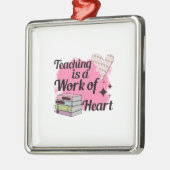 Ornement Carré Argenté L'Enseignement Est Une Oeuvre De Coeur (Gauche)