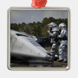 Ornement Carré Argenté Les sapeurs-pompiers répondent à la scène