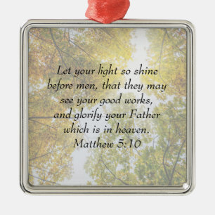 Ornement Carré Argenté Lumière du soleil à travers la Bible en version 