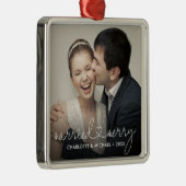 Ornement Carré Argenté Marié & Joyeux Script Coeur Moderne Personnalisé M (Droite)