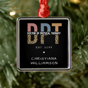 Ornement Carré Argenté Nom personnalisé DPT Doctor of Physical Therapy Ch