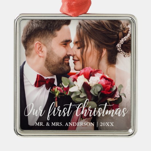 Ornement Carré Argenté Notre première photo Mariage de Noël Script blanc (Devant)