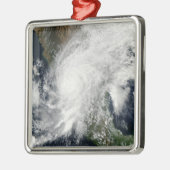 Ornement Carré Argenté Ouragan Kenna (Gauche)