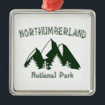 Ornement Carré Argenté Parc national de Northumberland<br><div class="desc">Le parc national Northumberland est le parc national le plus septentrional d'Angleterre. Il couvre une superficie de plus de 1050 kilomètres carrés entre la frontière écossaise dans le nord,  juste au sud du mur d'Hadrien.</div>