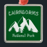 Ornement Carré Argenté Parc national du Caire Ecosse<br><div class="desc">Cairngorms National Park est un parc national du nord-est de l'Écosse,  établi en 2003. Il y a plus de montagnes,  de sentiers forestiers,  de rivières,  de lochs,  de zones animées et de villages conviviaux que vous pouvez imaginer.</div>