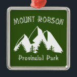 Ornement Carré Argenté Parc provincial Mount Robson<br><div class="desc">Le parc provincial Mount Robson,  le deuxième plus ancien parc du réseau de parcs de la Colombie-Britannique,  est vraiment l’un des joyaux de la couronne mondiale. La montagne pour laquelle le parc est nommé garde l’entrée ouest du parc et est le point culminant des Rocheuses canadiennes.</div>