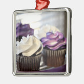 Ornement Carré Argenté Plan rapproché des petits gâteaux avec le foyer (Gauche)