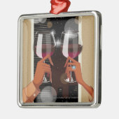 Ornement Carré Argenté Plan rapproché d'un couple grillant avec des (Gauche)