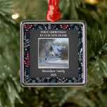 Ornement Carré Argenté Premier Noël dans notre nouveau nom de famille de<br><div class="desc">Le premier Noël dans notre nouvel Ornement photo Maison. Ajoutez vos propres photos de votre nouvelle maison,  ajoutez vos noms,  texte et année et créez un ornement de Noël très personnel et unique.</div>