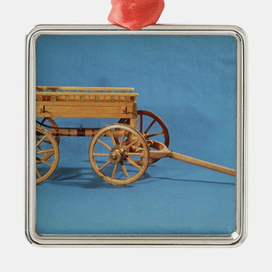 Ornement Carré Argenté Reconstruction d'un char trouvé (Devant)