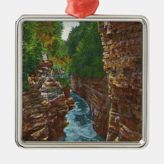 Ornement Carré Argenté Regard en bas de l'abîme d'Ausable de la caverne (Devant)