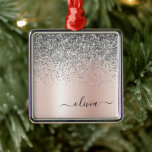 Ornement Carré Argenté Rose Gold<br><div class="desc">Or rose - Blush Pink and Silver Faux Foil Metallic Sparkle Parties scintillant brossé Monogramme en métal Nom et ornement de Noël initial. Cela rend le cadeau parfait pour 16 ans,  mariage,  douche nuptiale,  anniversaire,  baby shower ou bachelorette pour quelqu'un qui aime le luxe glam et les styles chic.</div>