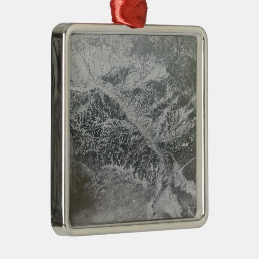 Ornement Carré Argenté Russie centrale neigeuse et brumeuse montrant Ob R (Droite)