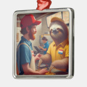 Ornement Carré Argenté Sloth Fast Food Worker (Gauche)