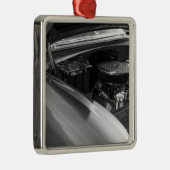 Ornement Carré Argenté Sous La Hotte (Droite)