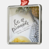 Ornement Carré Argenté Soyez un ananas (Gauche)