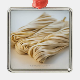 Ornement Carré Argenté Studio tiré des pâtes fraîches de linguini