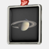 Ornement Carré Argenté Sunlit Saturn Gas géant Planet par Cassini (Gauche)