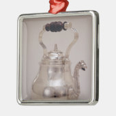 Ornement Carré Argenté Théière, c.1765 (Gauche)