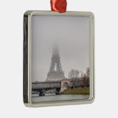 Ornement Carré Argenté Tour Eiffel et pont Bir-hakeim par jour de brumes (Droite)