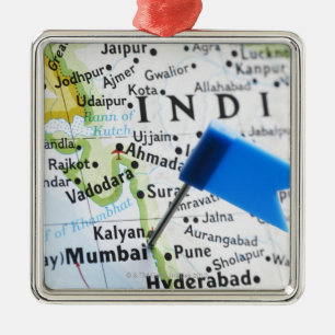 Ornement Carré Argenté Tracez la goupille placée dans Mumbai, Inde sur l