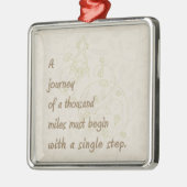 Ornement Carré Argenté "Un voyage…" Proverbe de zen (Gauche)