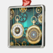 Ornement Carré Argenté Veille bijoux Steampunk sur un Arrière - plan vert (Gauche)