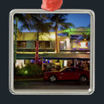 Ornement Carré Argenté Vie nocturne sur Ocean Drive, South Beach, Miami<br><div class="desc">Vie nocturne sur Ocean Drive,  South Beach,  Miami Beach,  Floride,  États-Unis � Greg Johnston / DanitaDelimont.com</div>