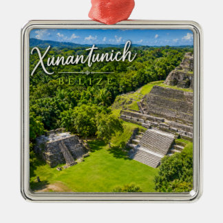 Ornement Carré Argenté Xunantunich Belize site archéologique maya