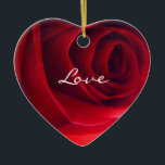 Ornement Cœur En Céramique Amour du coeur Rose<br><div class="desc">Ce joli ornement présente le coeur d'une rose rouge,  et le mot "Amour" au milieu... que vous pouvez customiser si vous le souhaitez. Beau cadeau pour la Saint Valentin et Noël pour l'arbre.</div>