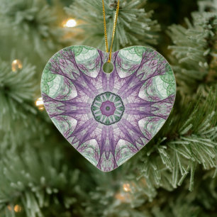 Ornement Cœur En Céramique Conception Abstraite fractale violet et verte