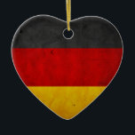 Ornement Cœur En Céramique Drapeau grunge vintage de l'Allemagne<br><div class="desc">Conception grunge vintage de drapeau de l'Allemagne---Digitals manoeuvrées.</div>